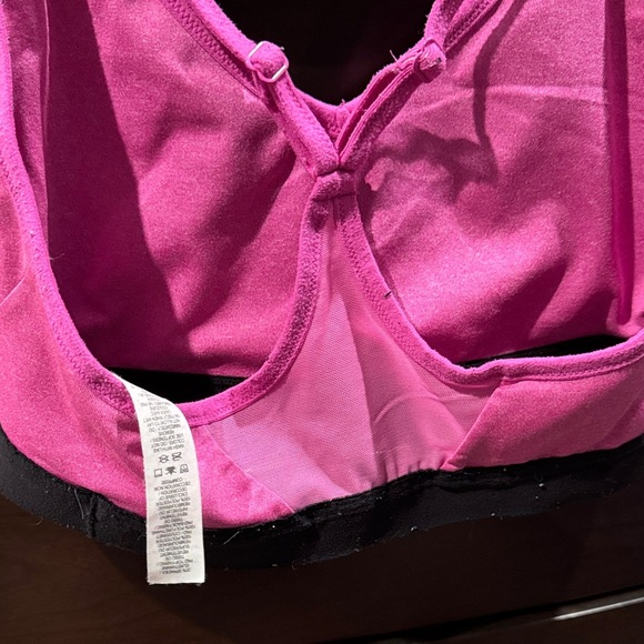 Nike Women's Vibrant Pink Bra - Picture 3 of 3
